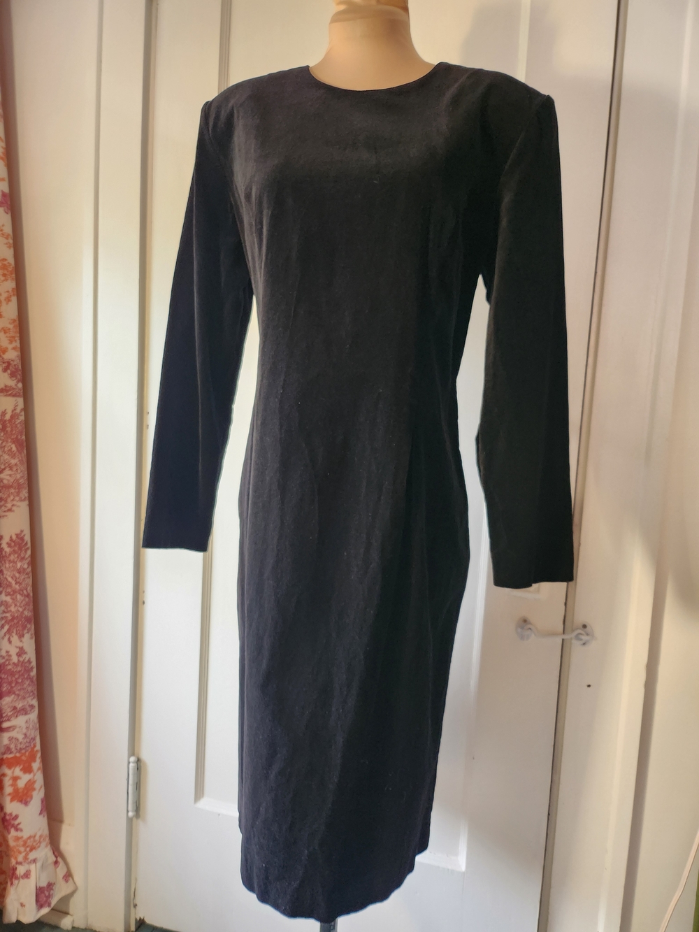 Vtg 80s Trad Goth Leslie Fay Velvet Long-Sleeve Black Midi Dress Halloween